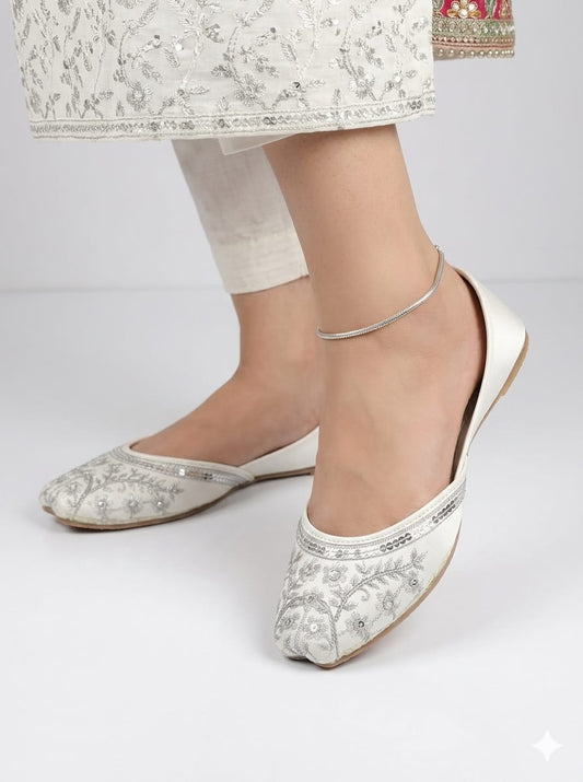women White embroidery khussa