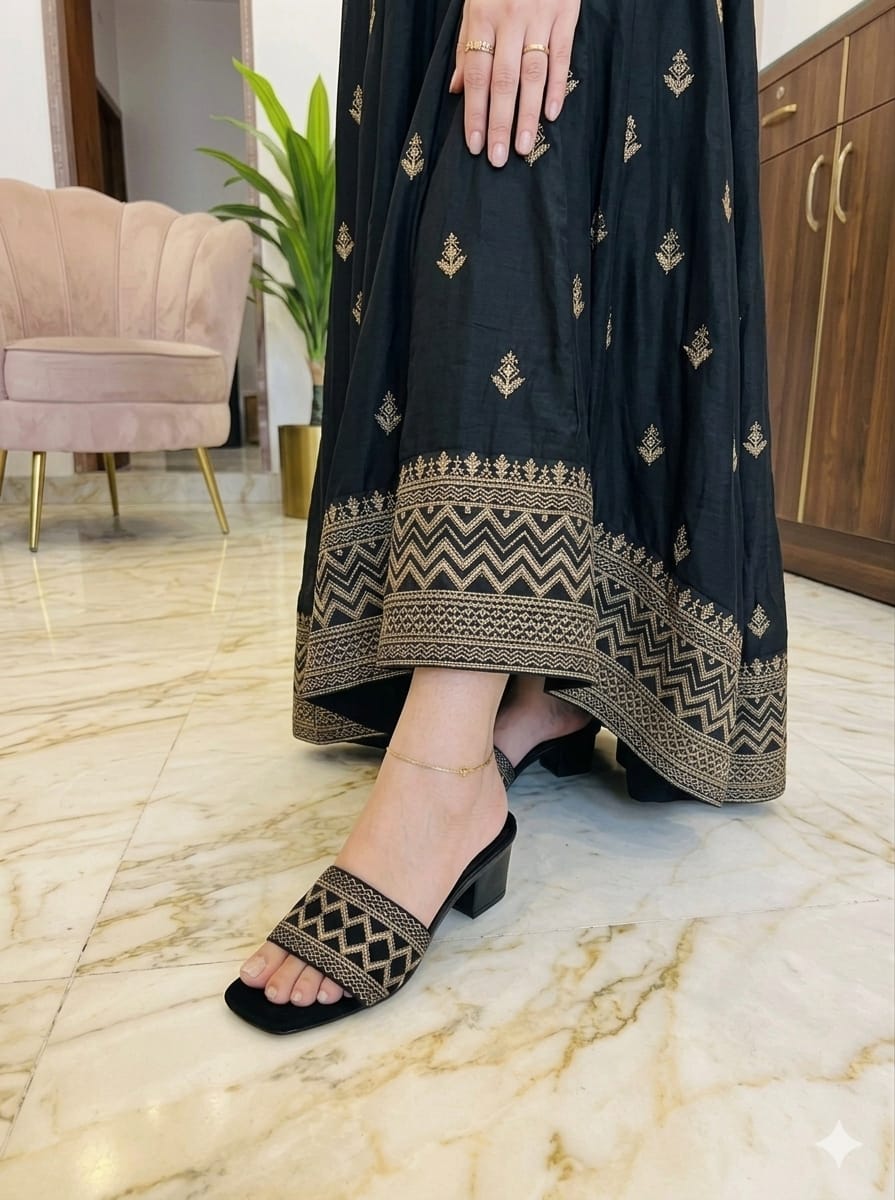 Women black embroidered flat slipper